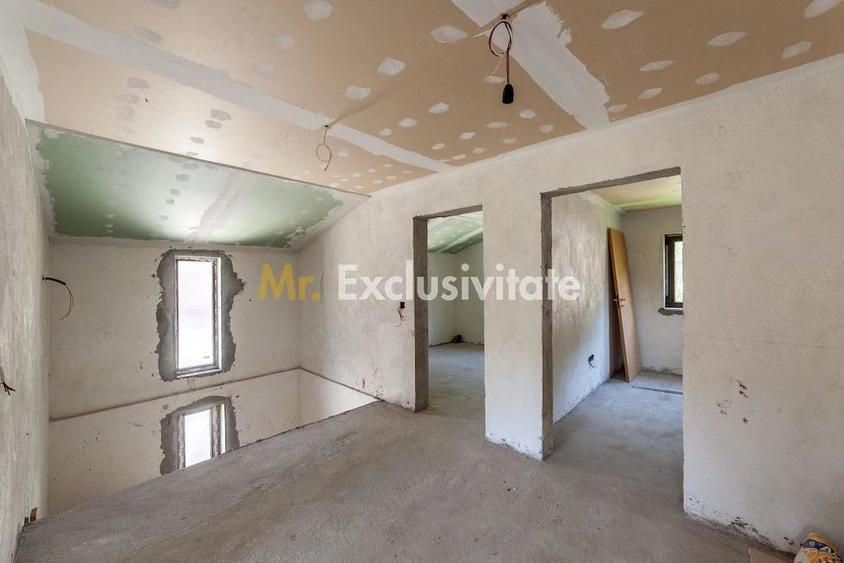 Casă cu Teren 1012 Mp în Merișani