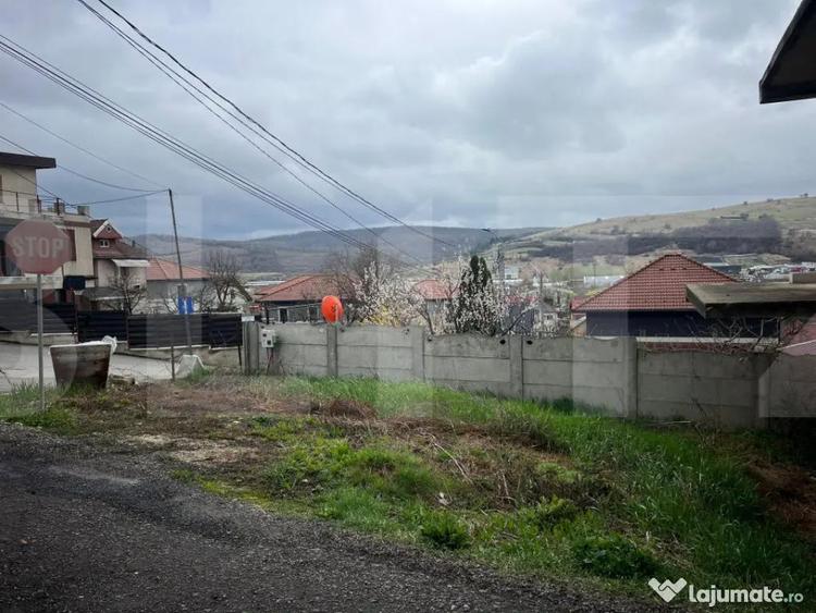 Teren 1000 mp in Baciu oportunitate unica, casa inclu - 1