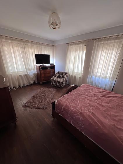 Casă cu 5 camere cu Teren 460 Mp în Prelungirea Craiovei