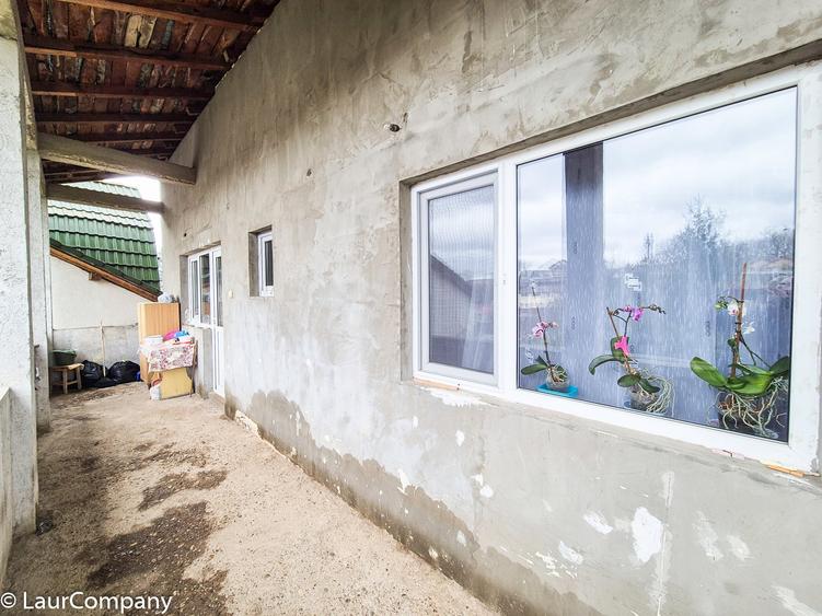 Casă individuală cu 10 camere cu Canalizare în Găvana