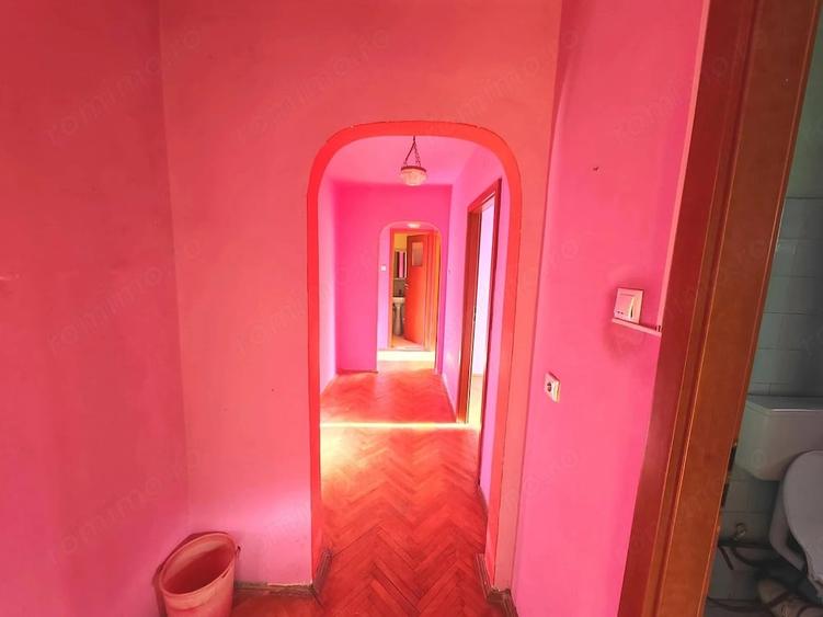 Apartament cu 4 camere decomandat în Cetății