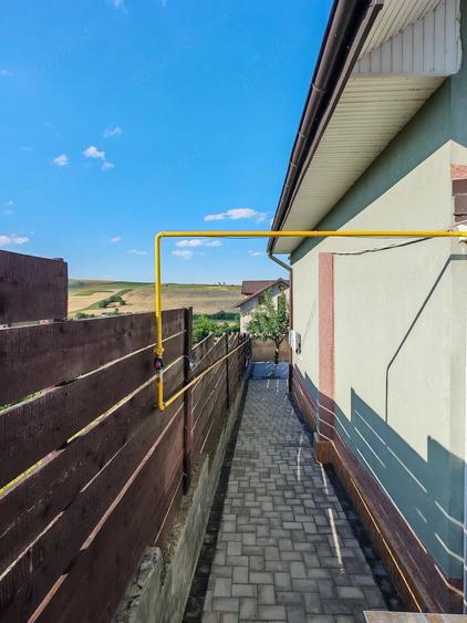 Casă cu 5 camere cu Teren 900 Mp în Stăuceni