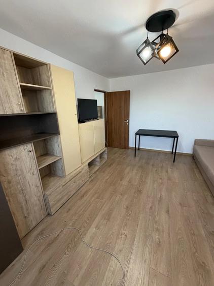Apartament cu 2 camere nedecomandat în Take Ionescu