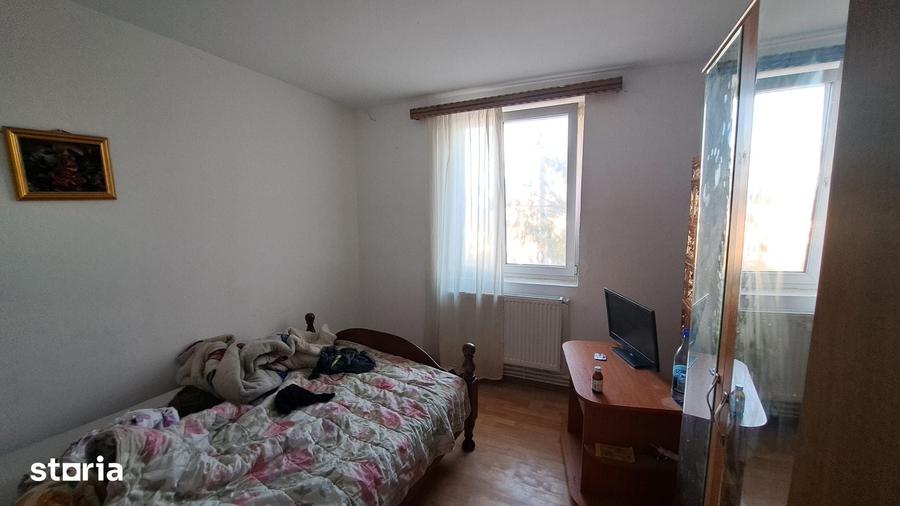 Apartament cu 3 camere decomandat în Agigea