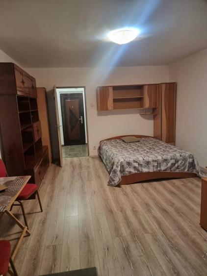 Garsonieră semidecomandată în Central