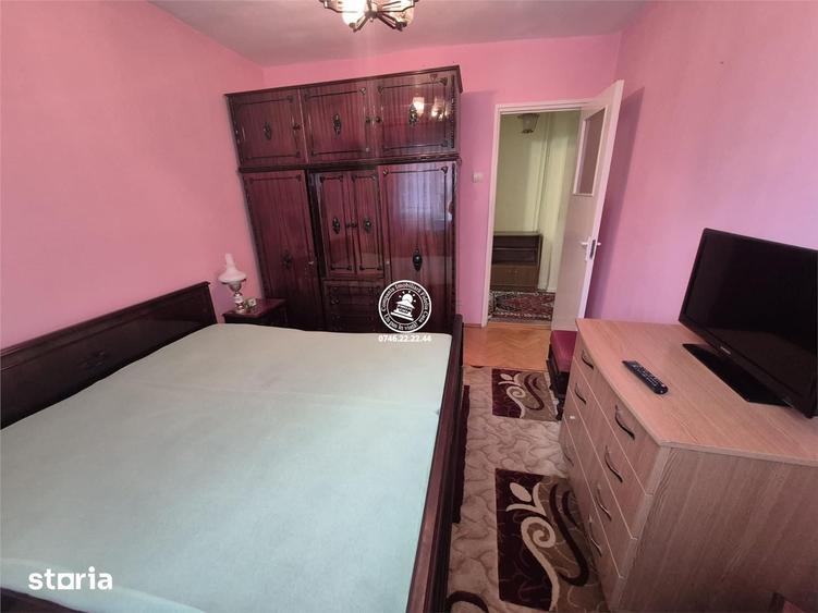 Apartament cu 3 camere decomandat în Gară