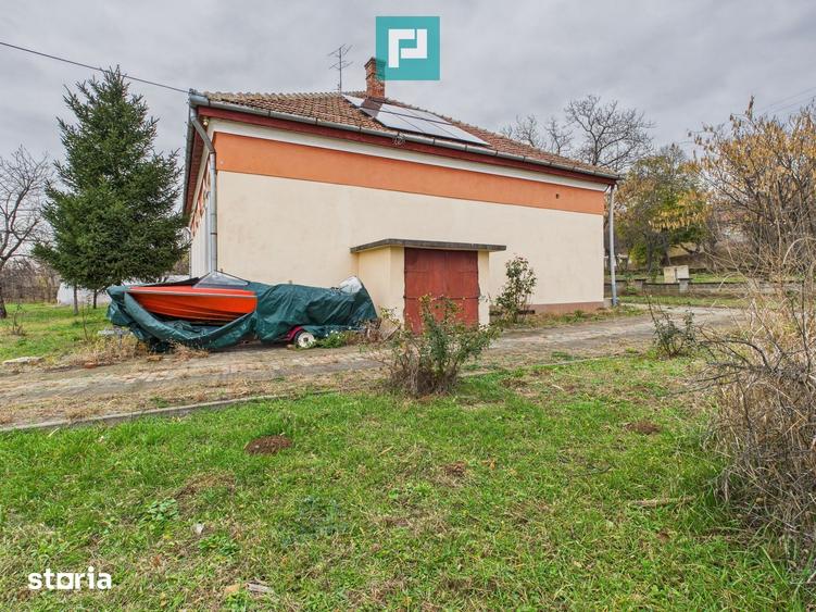 Casă cu 7 camere cu Teren 2703 Mp în Mașloc
