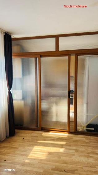 Apartament cu 3 camere în Berceni