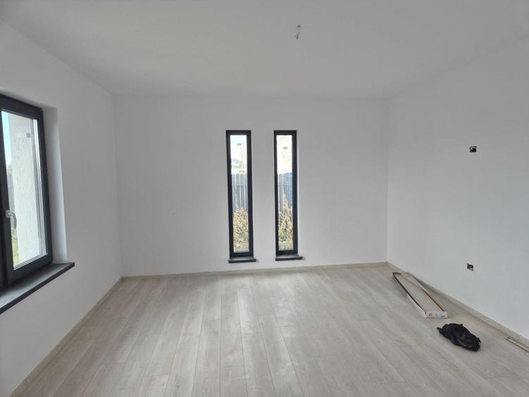 Casă cu 3 camere în Central
