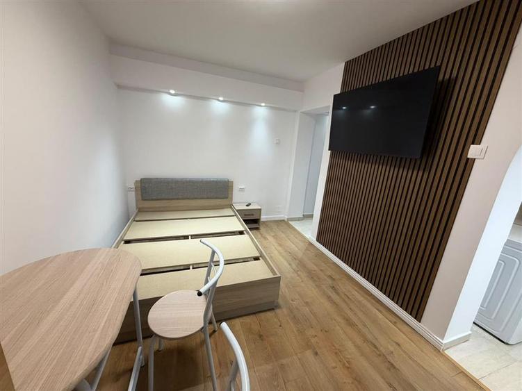 Apartament cu 2 camere decomandat în Aeroport