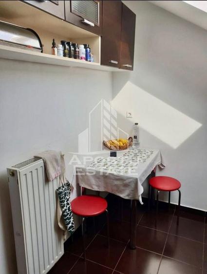 Garsonieră decomandată în Girocului