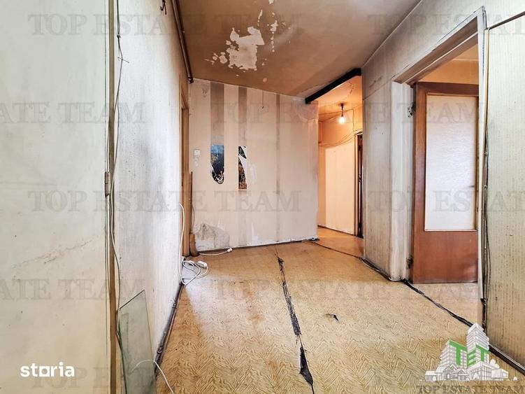 Apartament cu 4 camere decomandat în Colentina