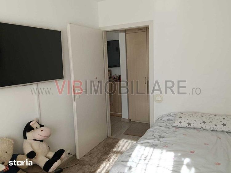 Apartament cu 4 camere semidecomandat, mobilat în Lipovei