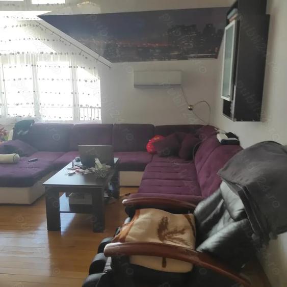 Casă cu 6 camere în Central