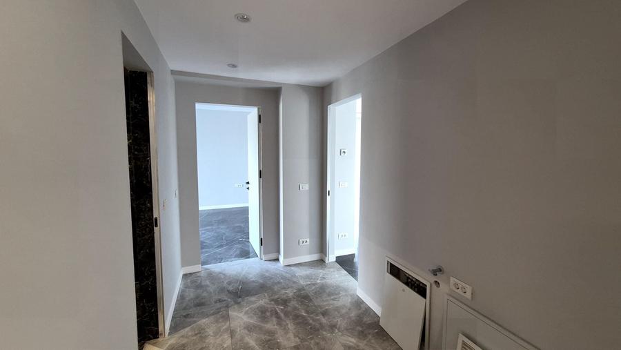 Apartament cu 3 camere decomandat, mobilat în Băneasa