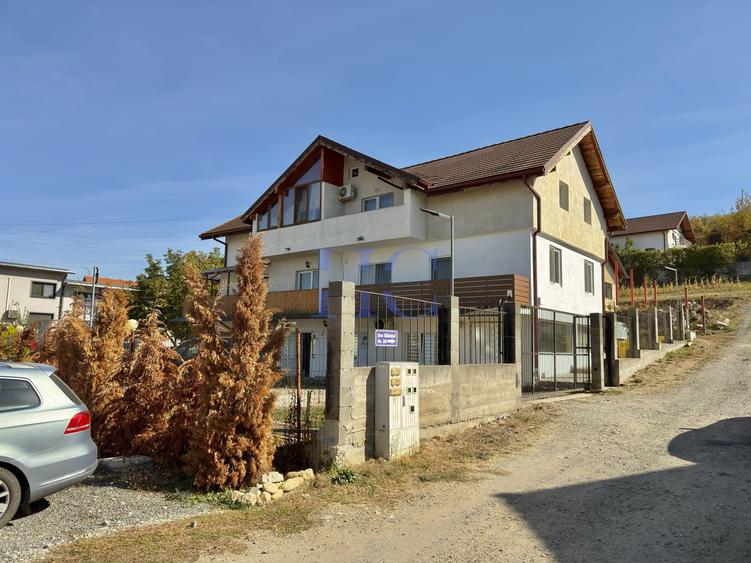 Apartament cu 3 camere decomandat, mobilat în Șura Mare