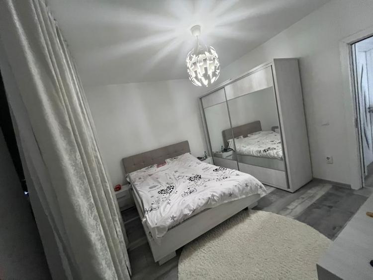 Apartament cu 3 camere decomandat, mobilat în Lăpuș