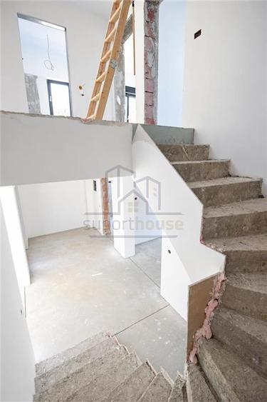 Duplex cu 4 camere cu Teren 250 Mp în Mușcel