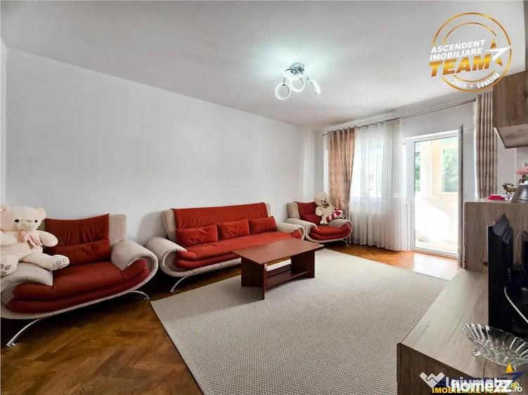 Apartament cu 4 camere decomandat în Central