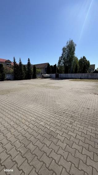 Spațiu comercial, de 990 mp, în Nord