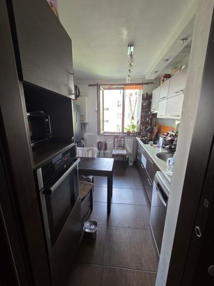Apartament cu 4 camere decomandat, mobilat în Drumul Taberei