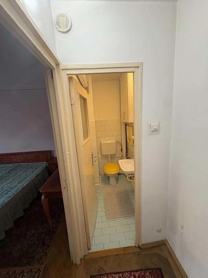 Apartament cu 3 camere decomandat în Tractorul