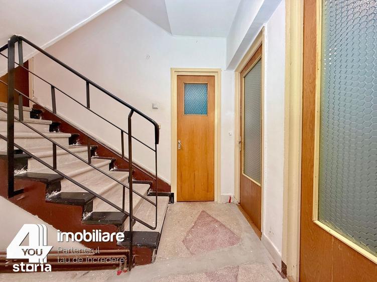 Apartament cu 3 camere decomandat în Polivalentă