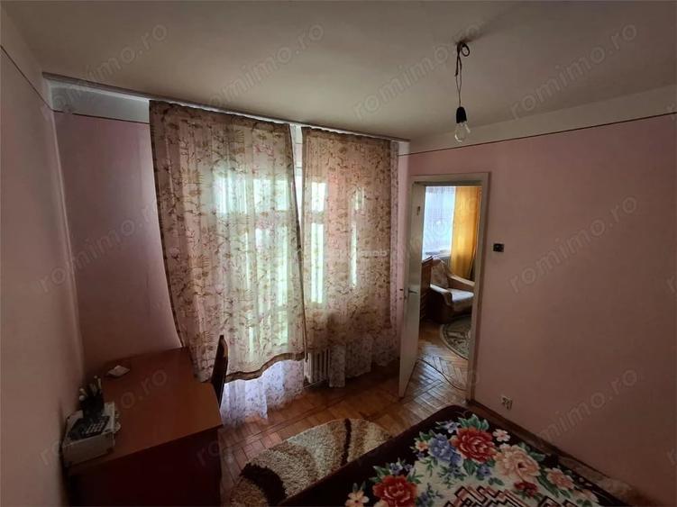 Apartament cu 2 camere semidecomandat în Micro III