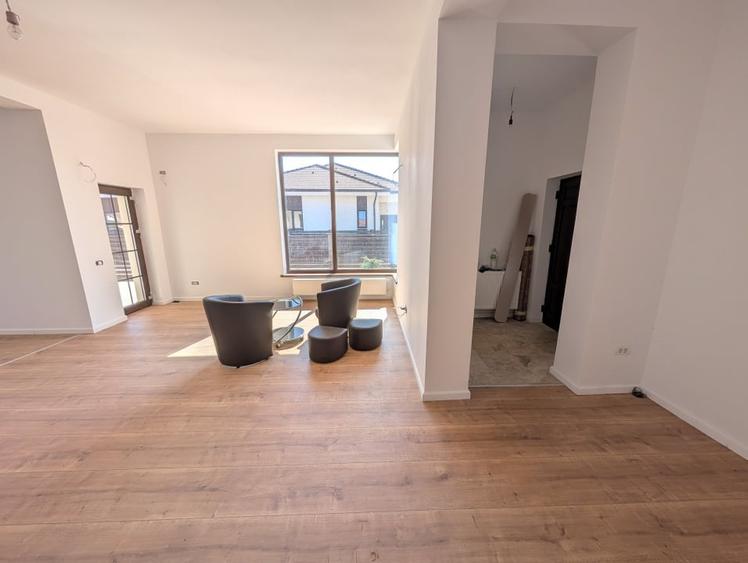 Casă individuală cu 4 camere cu Teren 500 Mp în Corbeanca