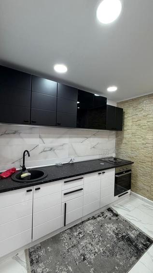 Casă individuală cu 3 camere cu Canalizare în Colentina