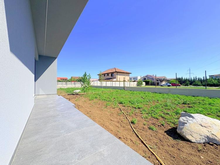 Duplex cu 5 camere cu Canalizare în Dumbrăvița