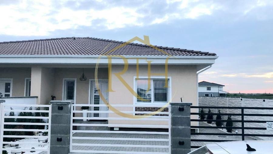 Duplex cu 3 camere cu Canalizare în Moșnița Nouă