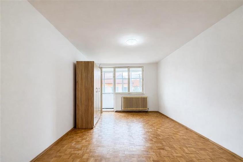Apartament cu 2 camere nedecomandat, mobilat în Simeria