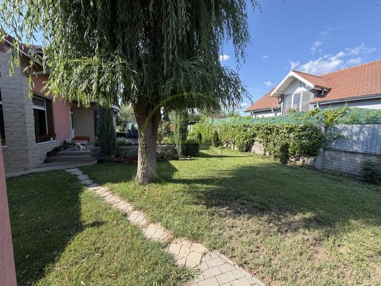 Casă individuală cu 4 camere cu Garaj în Nord