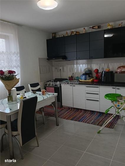 Casă cu 4 camere cu Teren 1100 Mp în Popești