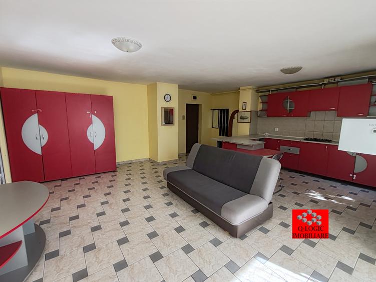 Apartament cu 2 camere semidecomandat în Răcădău