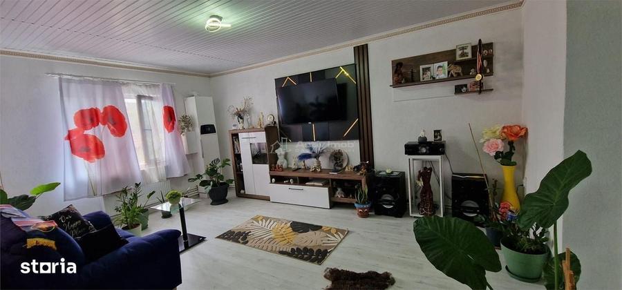 Casă cu 4 camere în Muncitoresc