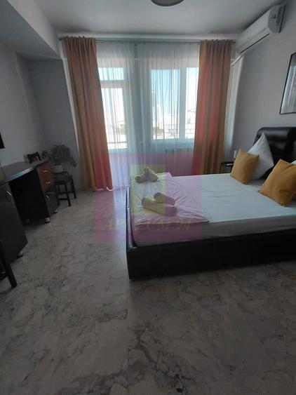 Apartament cu 5 camere decomandat în Unirii