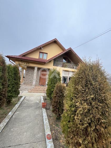 Casă individuală cu 3 camere cu Teren 1732 Mp în Gârleni