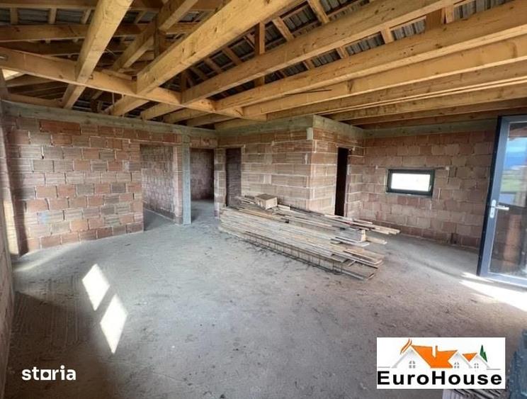 Casă cu 3 camere cu Teren 300 Mp în Central