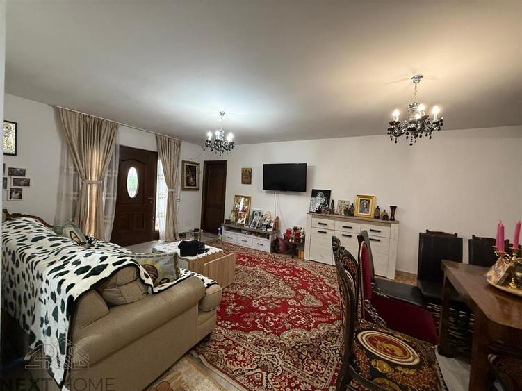 Casă individuală cu 4 camere cu Teren 400 Mp în Bolotești