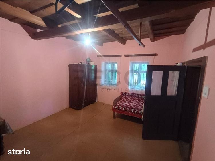 Casă cu 2 camere cu Teren 4960 Mp în Abram