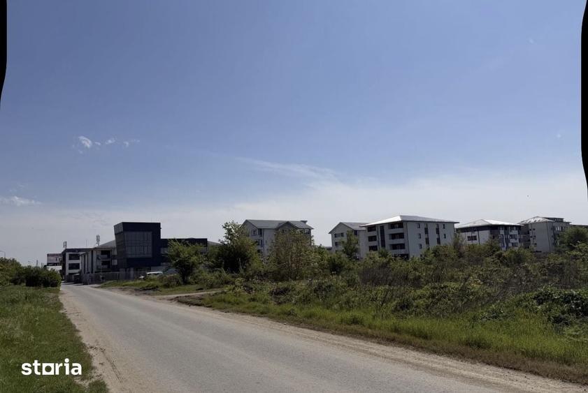 Teren de 3000 mp, în Central