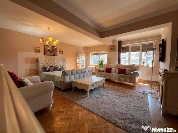 Apartament cu 3 camere decomandat în Ultracentral