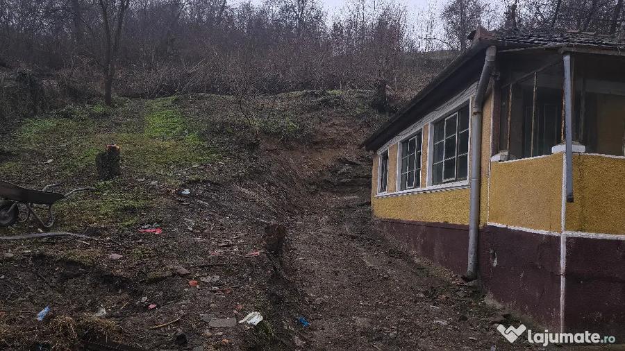 Casă cu 2 camere cu Teren 922 Mp în Aurel Vlaicu