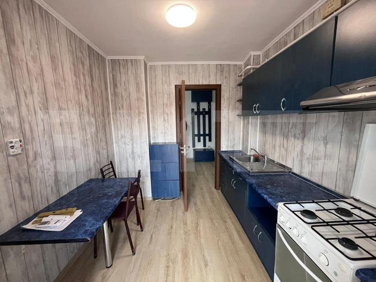 Apartament cu 2 camere decomandat, mobilat în Rovine