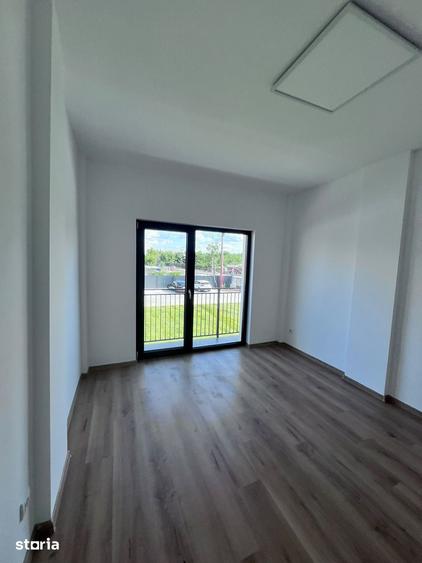 Spațiu comercial, de 28 mp, în Străulești