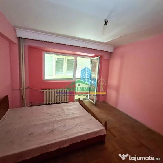 Apartament cu 3 camere decomandat în Ultracentral