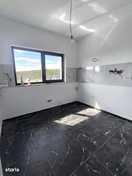 Casă cu 4 camere cu Teren 220 Mp în Cug