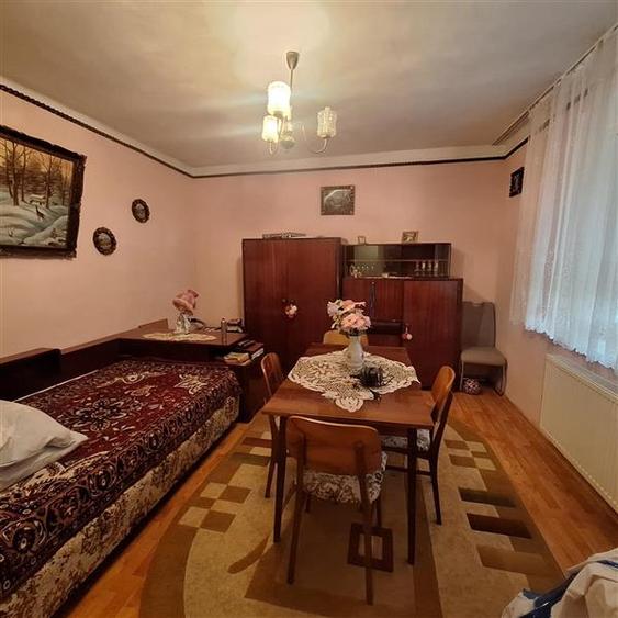 Casă individuală cu 4 camere cu Canalizare în Exterior Est